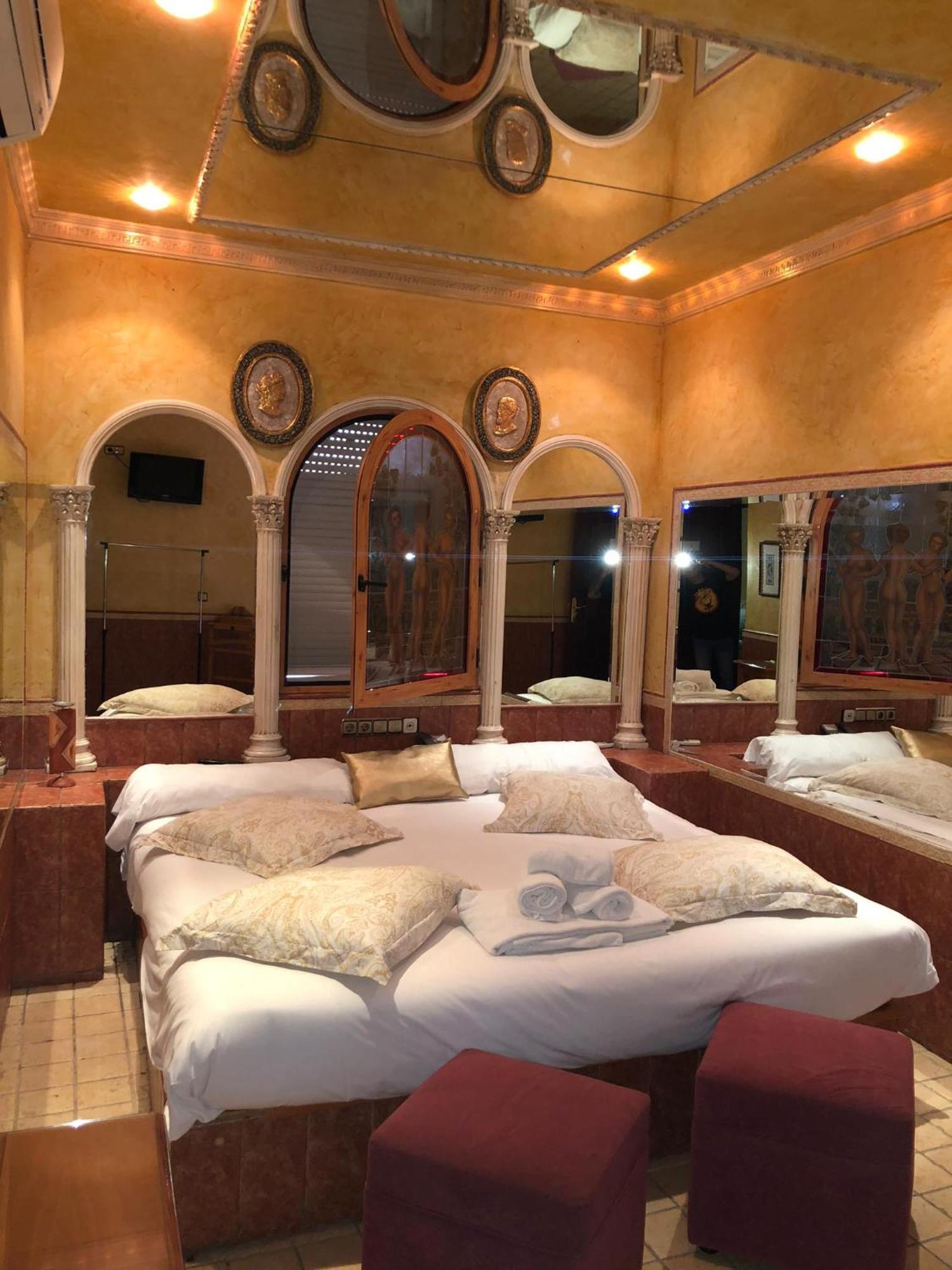 Hostal Avenida Andalucia - Solo Adultos Sevilla Eksteriør billede