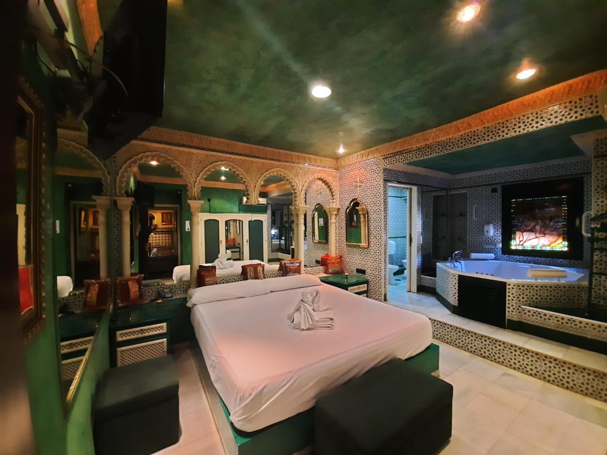 Hostal Avenida Andalucia - Solo Adultos Sevilla Eksteriør billede