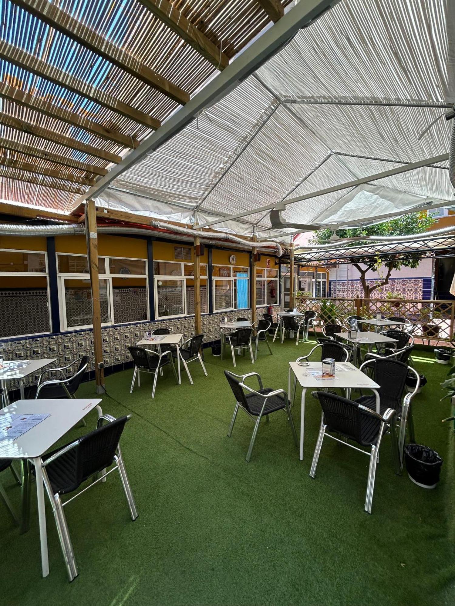 Hostal Avenida Andalucia - Solo Adultos Sevilla Eksteriør billede