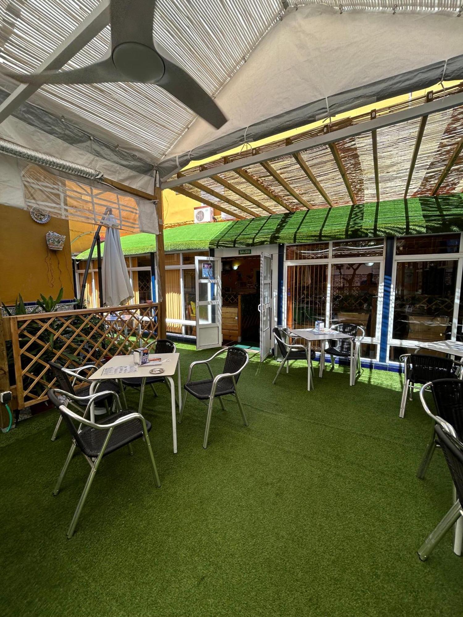 Hostal Avenida Andalucia - Solo Adultos Sevilla Eksteriør billede