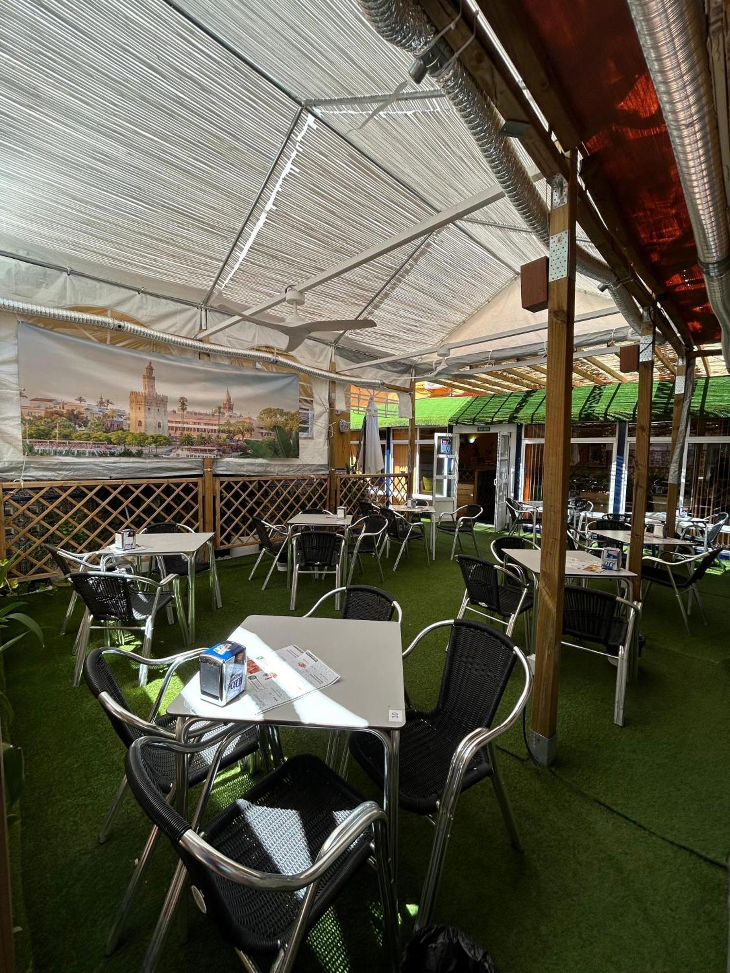 Hostal Avenida Andalucia - Solo Adultos Sevilla Eksteriør billede
