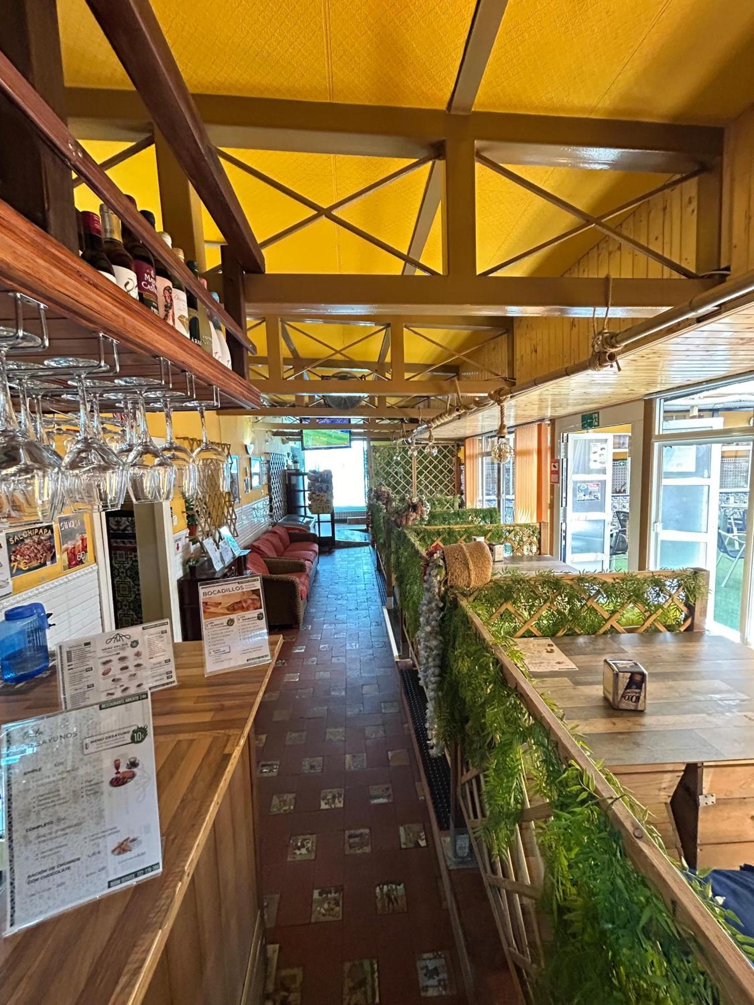 Hostal Avenida Andalucia - Solo Adultos Sevilla Eksteriør billede
