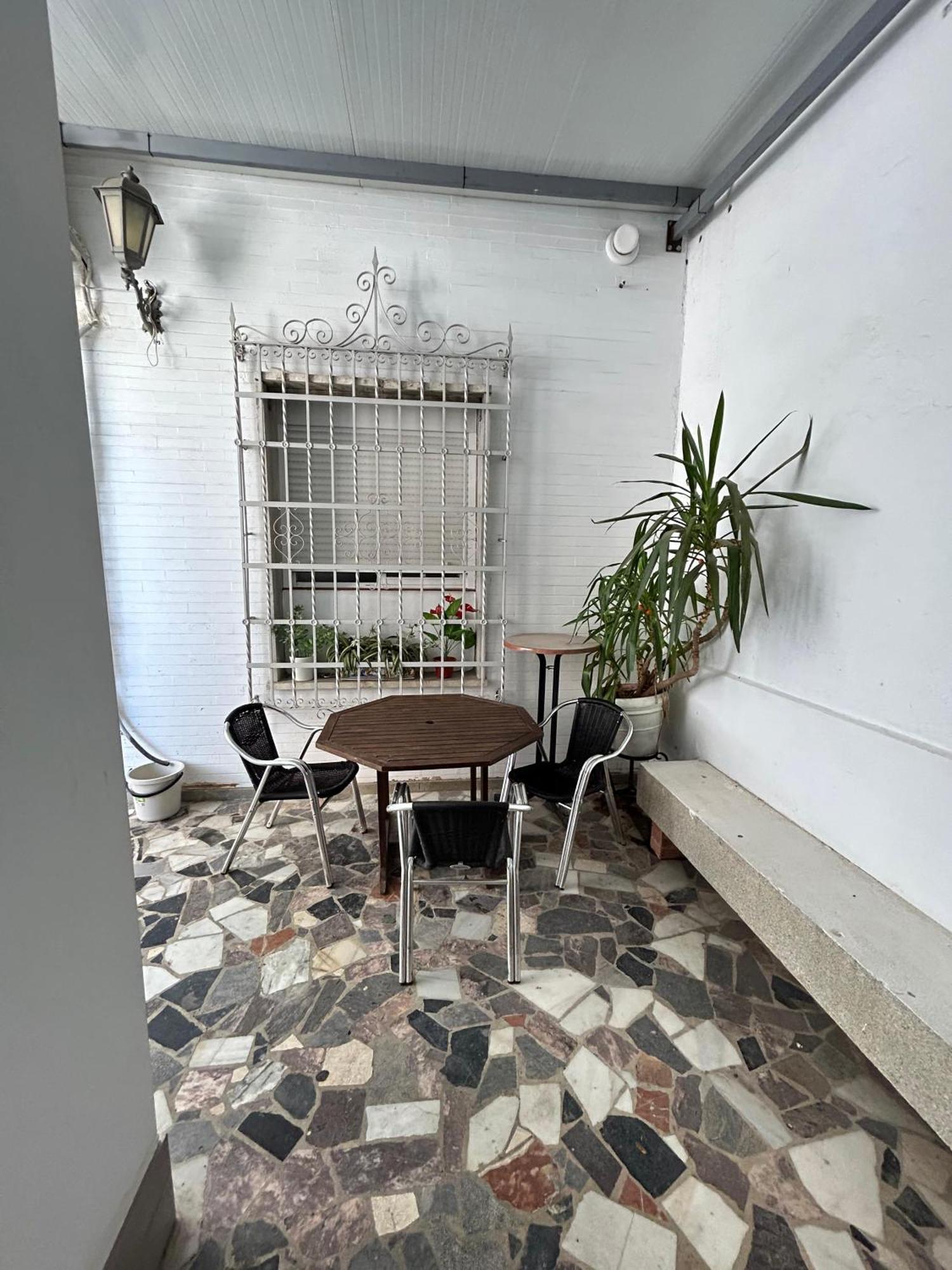 Hostal Avenida Andalucia - Solo Adultos Sevilla Eksteriør billede
