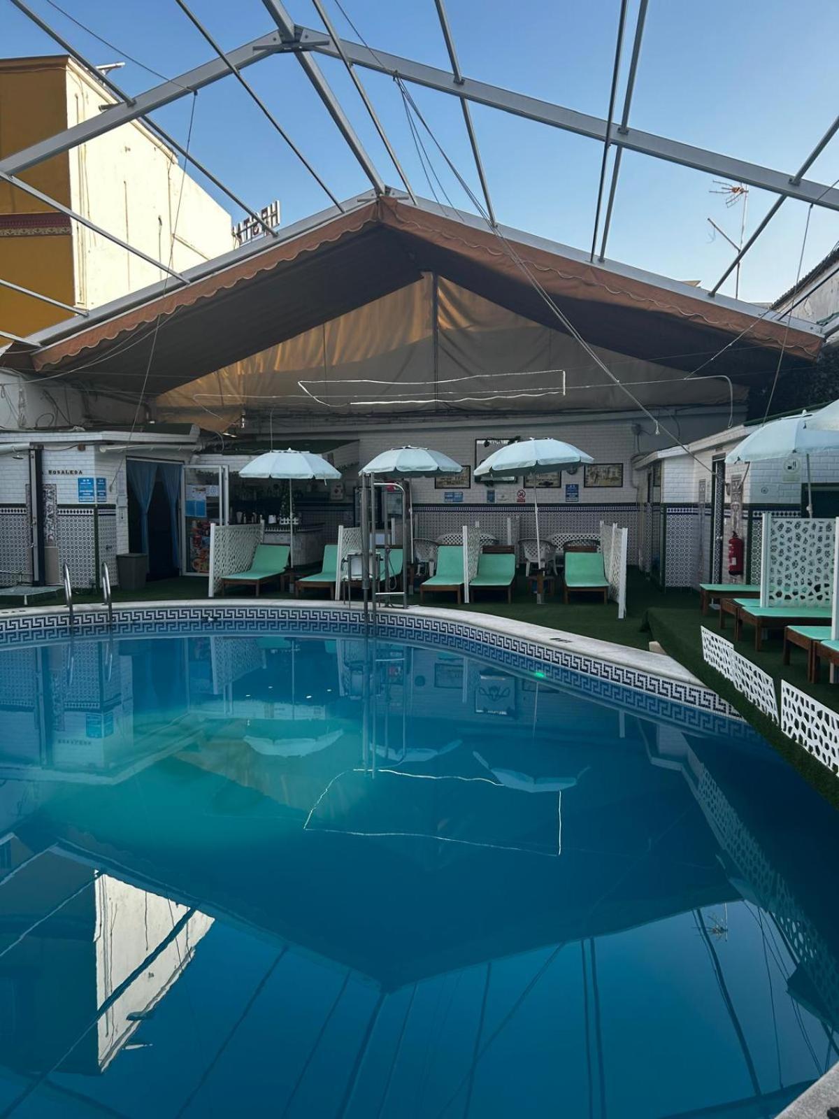 Hostal Avenida Andalucia - Solo Adultos Sevilla Eksteriør billede
