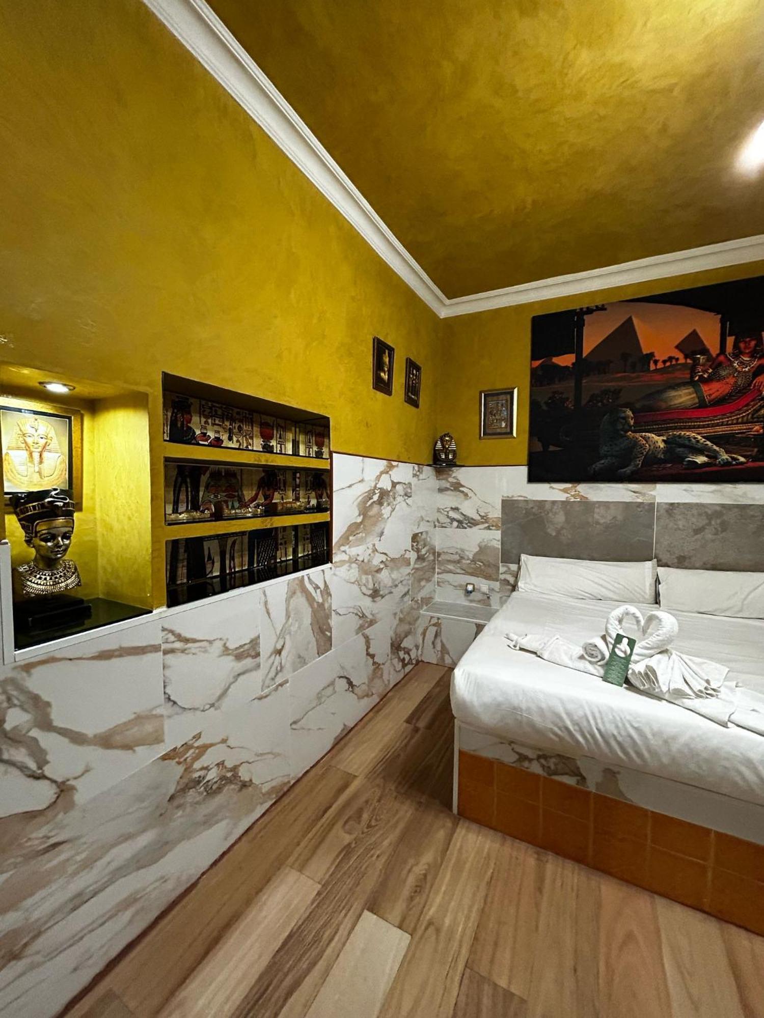 Hostal Avenida Andalucia - Solo Adultos Sevilla Eksteriør billede